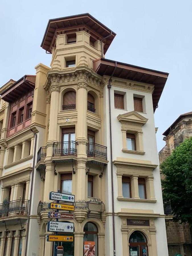 Apartamento TARASKA BARRIA. Céntrico y coqueto en zona tranquila Bermeo Exterior foto